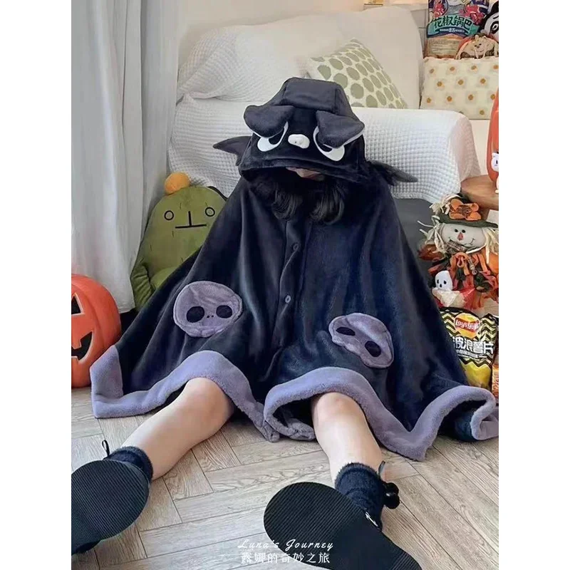 Kawaii Cartoon Bat Peluche Anime Costume Abiti di Halloween Inverno Nuovo Pigiama Donna Coperta Mantello Cos MN3