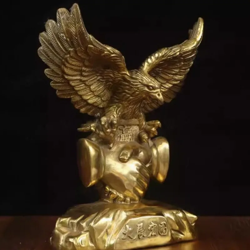 statue with wings, home decoration, brass symbolizing grand ambition, hand-holding eagle craft ornament