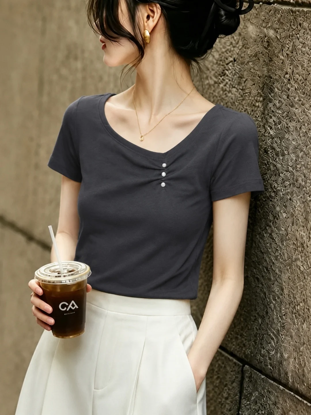 

2026 Summer New Minimalist Style Versatile Short Sleeve T-Shirt Design Sensation Commute Slimming Personality Top Women's Fas...