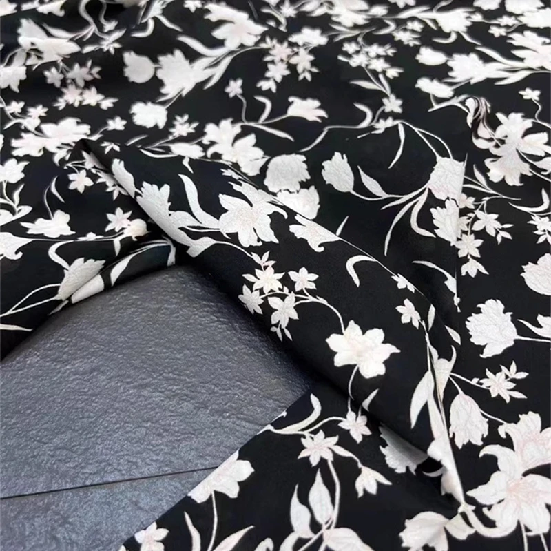 Fashion Brand Popular Black Bottom Floral Elastic Crepe De Chine Silk Luxury Dress Shirt Clothing High Quality Silk Div Fabrics