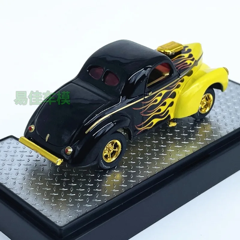 1:64 シミュレート合金静態車モデル、コレクタブル完成品、装飾品、新品、パッケージ付き、男性への誕生日プレゼント