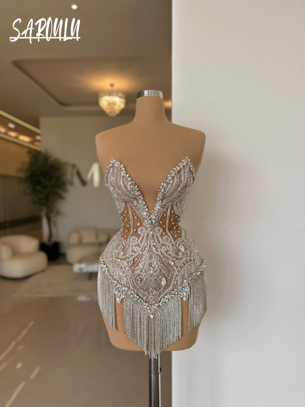

Richly Mini Rhinestones Evening Dress Sexy Birthday Party Women Prom Wear Luxurious Silver Customized Cocktail V Neck Tassel