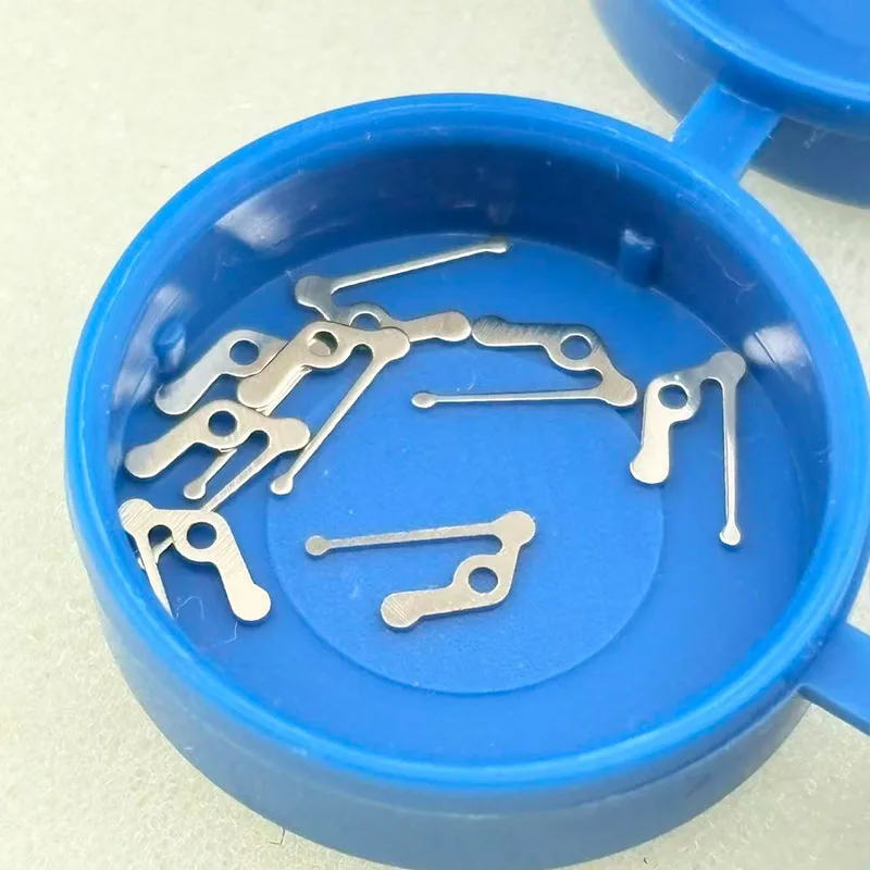 100PCSWatch movement accessories Domestic Pearl Machine 2813 8205 Quick Dial Calendar Spring 4813 Calendar Spring