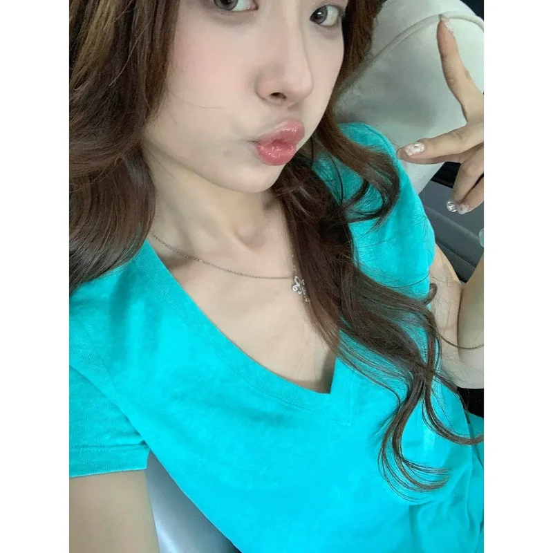 Korean Retro Dopamine Aqua Blue V-neck Short-sleeved T-shirt Women Summer Design Slim Versatile Top Trendy