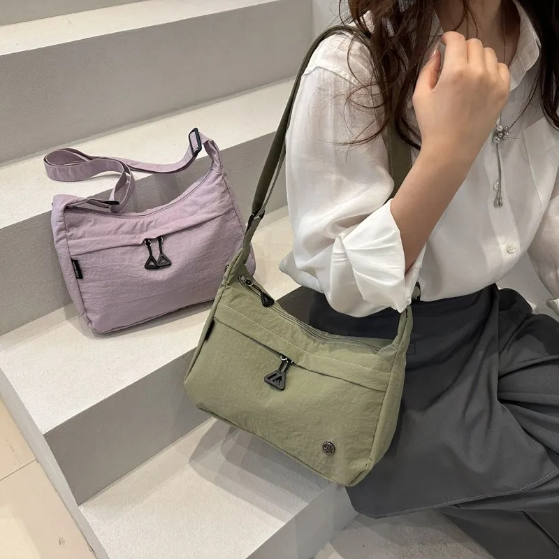 

New Style Crossbody Handbag for Women, Fashionable Mini Street Small Shoulder Bag, Lightweight and Single-shoulder Design.