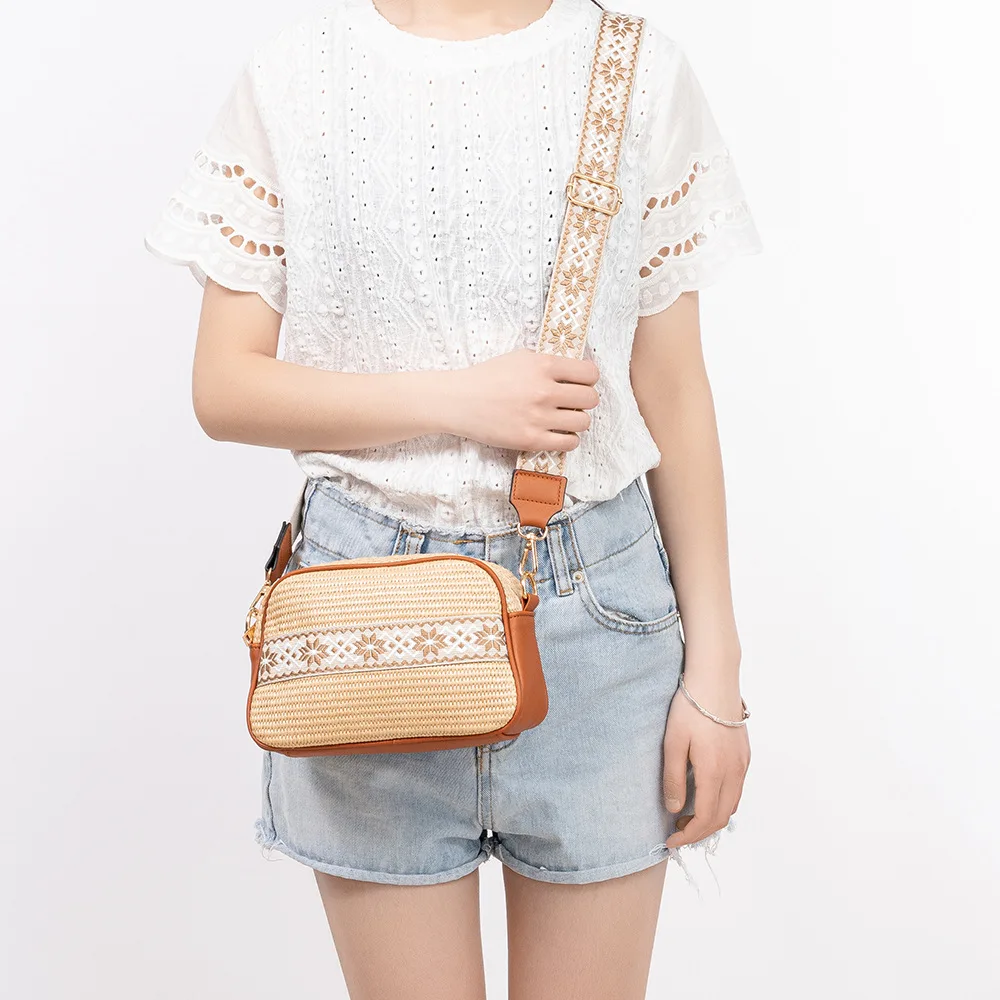 

Bohemian Square Straw Crossbody Bags Wide Strap Shoulder Bag Casual Woven Summer Beach Messenger Bag Small Female Purses 2025