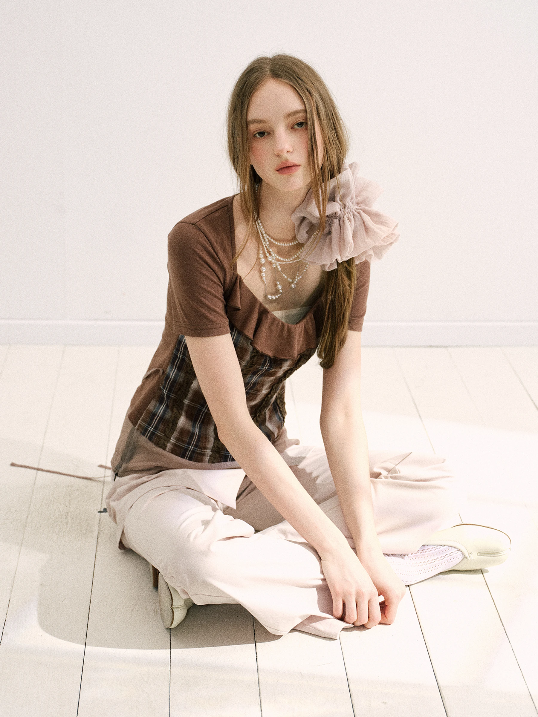 

Оригинальный винтажный вязаный топ с воротником в клетку и кружевной отделкой от Original Artist, коричнево-белая хлопковая женская рубашка с коротким рукавом