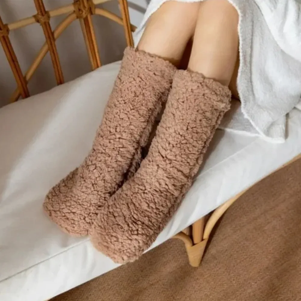 Weiche Plüsch dicke Thermosocken Anti-Rutsch-Fell verdickte Bodensocken flauschige gestrickte Schlafsocken für den Innenbereich