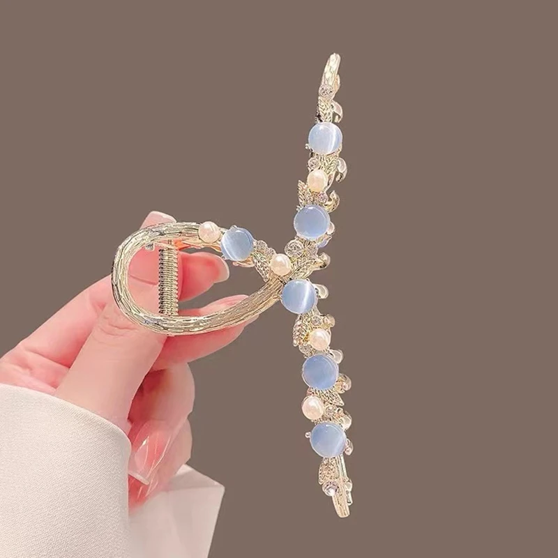 High-end-Opal Perle Strass Blatt Haar Klaue Shark Clip frauen Hinterkopf Haar Grip Legierung Koreanischen Stil haar Zubehör