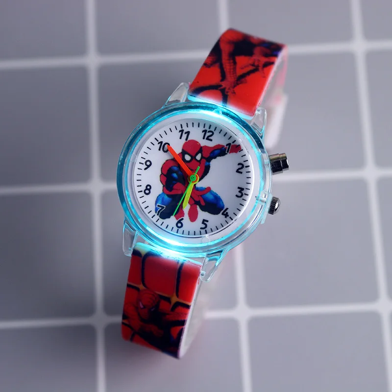 Neue Spider-Man Kinder Uhren mit Farbe Blitzlicht Silikon Armband Kinder Uhr Jungen Anime Action-figuren Modell Spielzeug uhr Geschenk