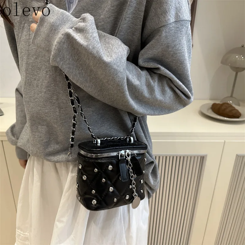 

New Chain Crossbody Bag for Women Rivet Design Small Square Shoulder Bags Simple fashion Ladies Purse Girls PU Leather Handbag