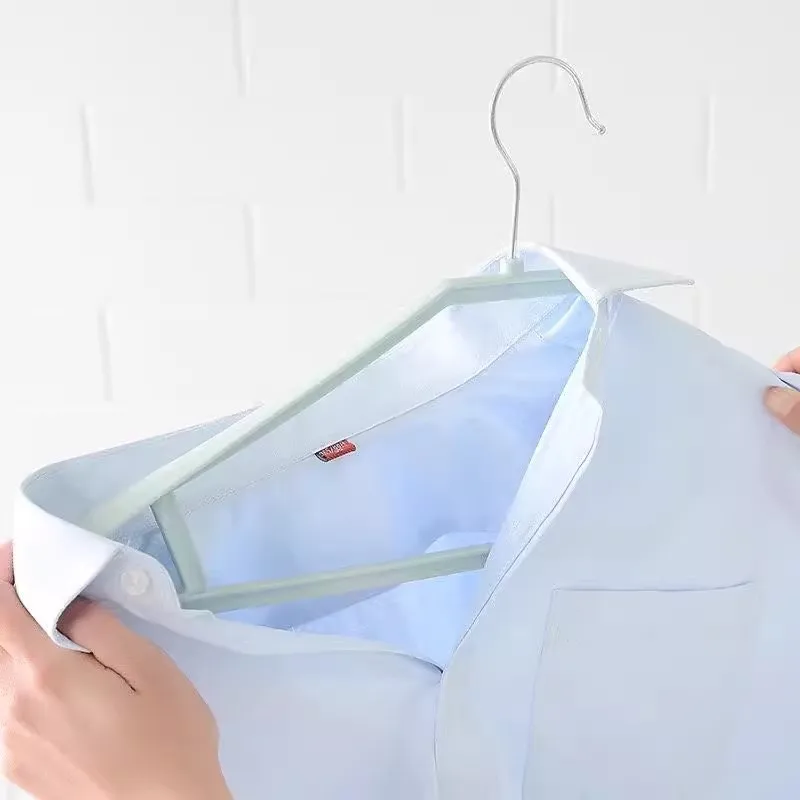 10Pcs Household Wide-Shoulder Non-Slip Thickened Plastic Hangers, Non-Marking Plastic Hangers for Adult Suits, Wide-Shoulder Traceless Hangers, Polished Plastic Surface, Space-Saving Wardrobe Organizer, Suitable for Suits, Sweaters, Wardrobe Storage, Elastic Hangers That Save Space, Metal Trouser Leg Hooks, Standard Hangers, Easy to Organize and Store