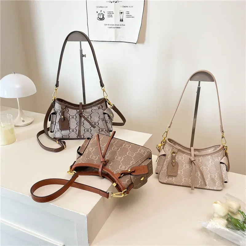 

Women's 2025 Retro Trend Bucket Bag - Fashion Foreign Print Texture Shoulder Messenger Commuter Versatile Bag