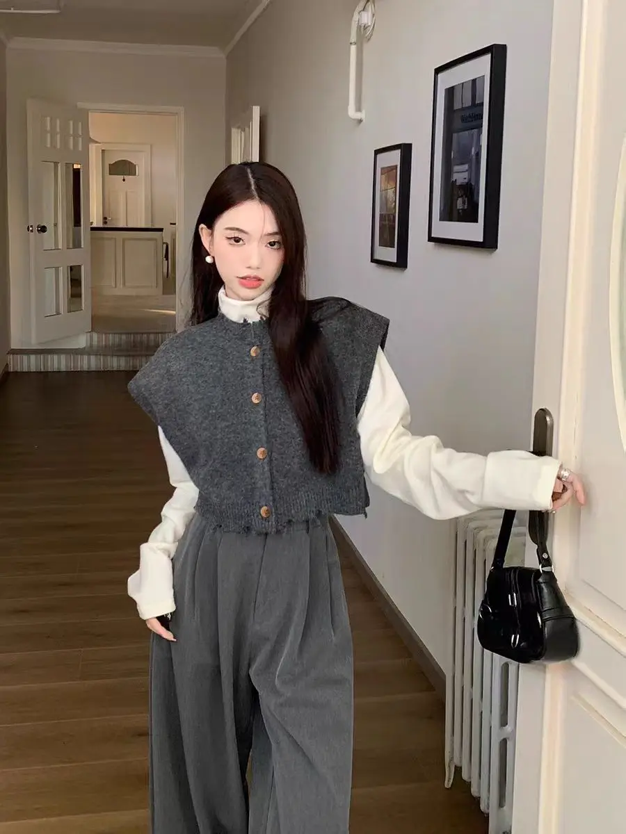 

Polo Collar Spring 2025 Fashion Gray Knitted Vest Women's Korean Style Layered Single Button Frayed Sleeveless Short Vest