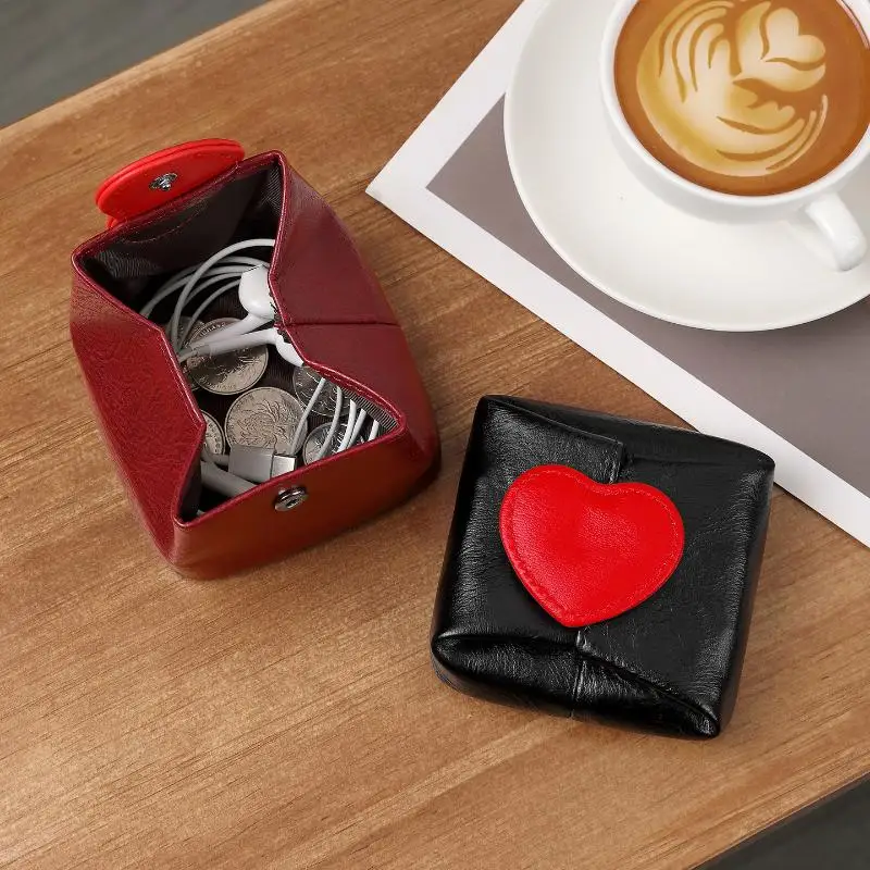 Einfarbige Geldbörse aus Rindsleder mit Herz-Motiv, multifunktionale kleine Tasche für Kopfhörer, Schlüssel und Schmuck im koreanischen Stil, ideal für Reisen. – Detail 4
