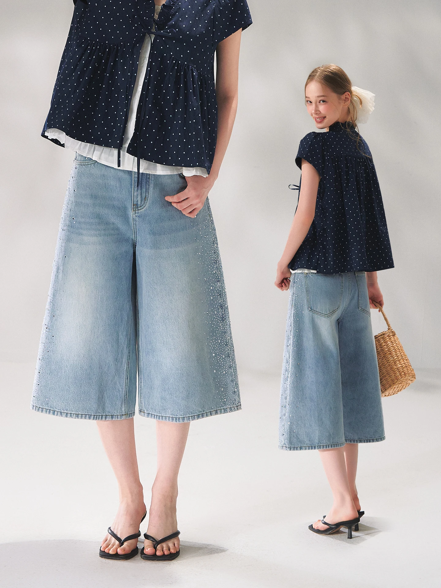 

AsGony Casual Washed Straight Leg Jeans with Rhinestones on Sides Loose Fit Wide Leg Pants Ladies Spring Summer Fashion