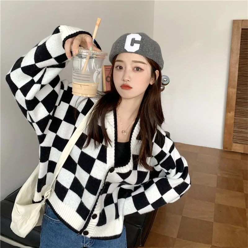 

Women's Vintage Casual Y2k Plaid V-neck Knitted Cardigan Autumn Winter Fashion Chic Loose Comfortable Soft Sweaters