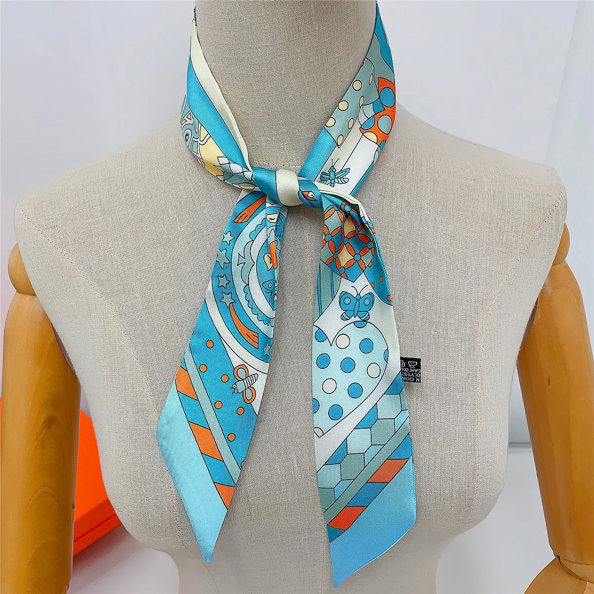 2024 Blue Silk Scarf Women Luxury Chain Print Bag Skinny Scarves Wraps Wrist Towel Foulards Neckerchief Headband Muslim Hijabs