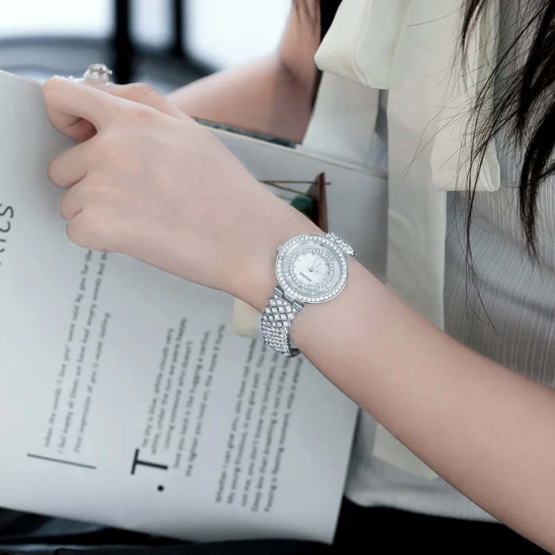 Zimowe zegarki damskie: modne, skromny luksus, wykwintne zegarki damskie z wyrafinowanym charakterem.