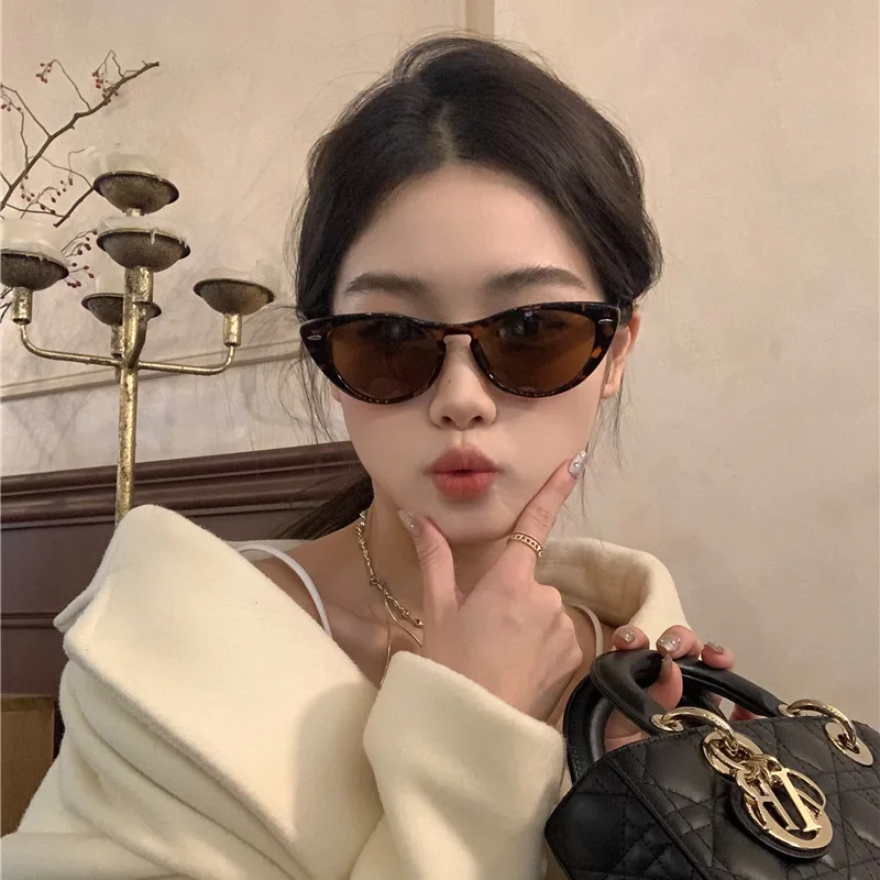 New Vintage Cateye Sunglasses Woman Sexy Retro Small Cat Eye Sun Glasses Brand Round Colorful Eyewear for Female Oculos De Sol