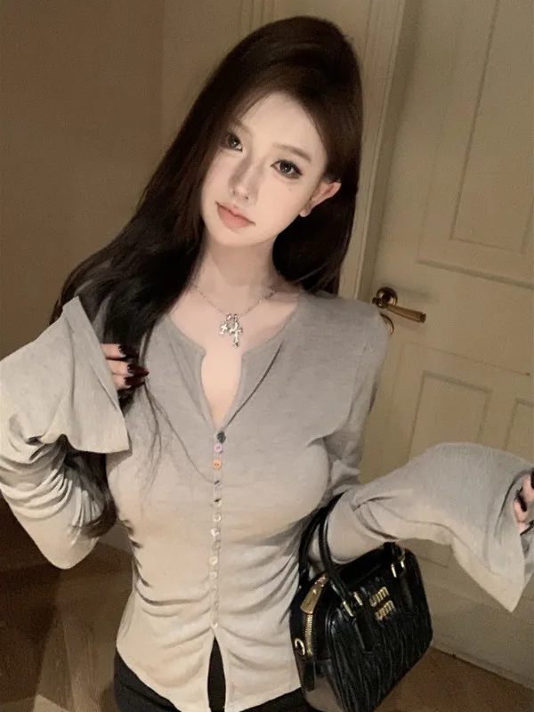 

Gray V-Neck Bell Sleeve Long Sleeve T-Shirt Women's Early Autumn Pure Desire Sexy Sweet And Spicy Design Slim Fit Inner Wear Top