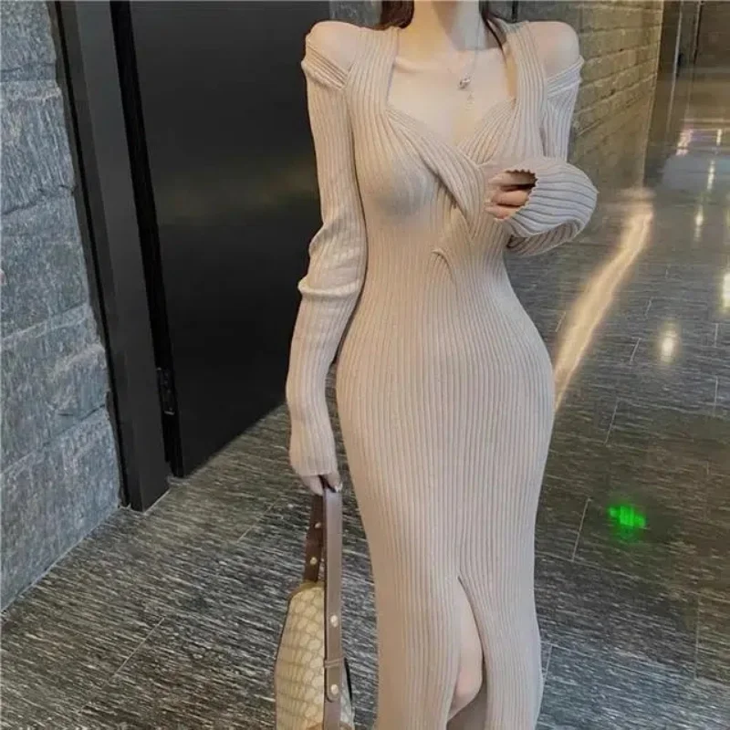 

2023 Autumn and Winter Women's Fashion Solid Color Square Collar Long-sleeved Lace-up Waist Show Body Temperament Dress Women