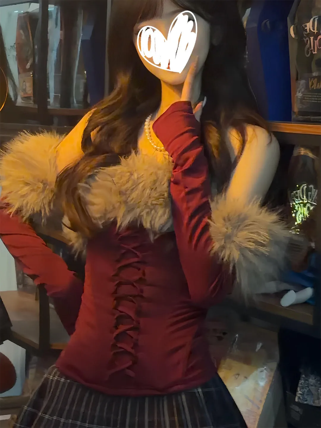 

Сексуальный модный комплект для женщин: топ на одно плечо с мехом, короткие шорты с узором «рыбья кость», красный новогодний комплект с высокой талией для тепла и комфорта