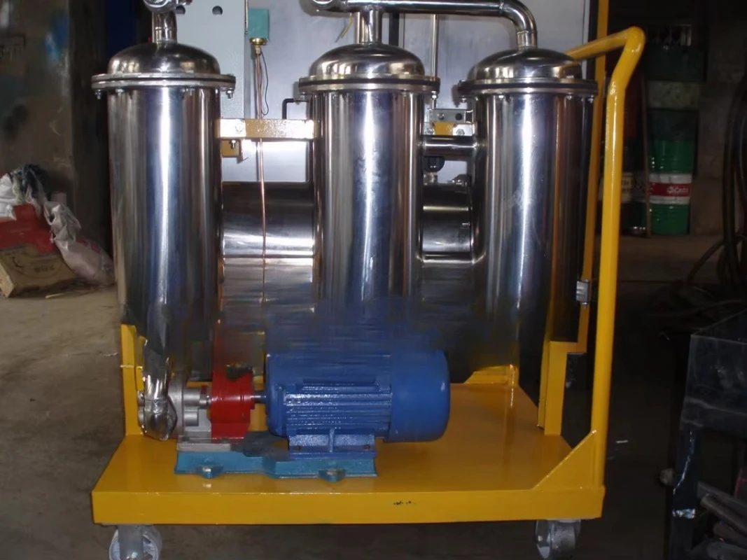 Portable oil filter for insulating oils, turbine oils, lubricants, with 1 to 3 stages of filtration