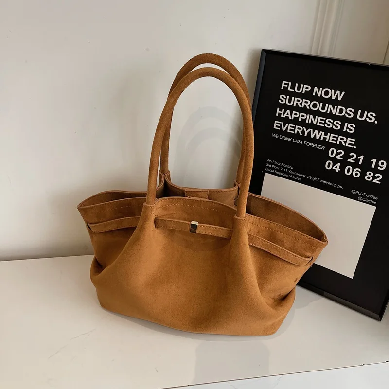 

Коричневые винтажные замшевые сумки на плечо, большая вместительная матовая шикарная сумка с замком, сумки через плечо в стиле ретро, большая сумка-тоут 2025