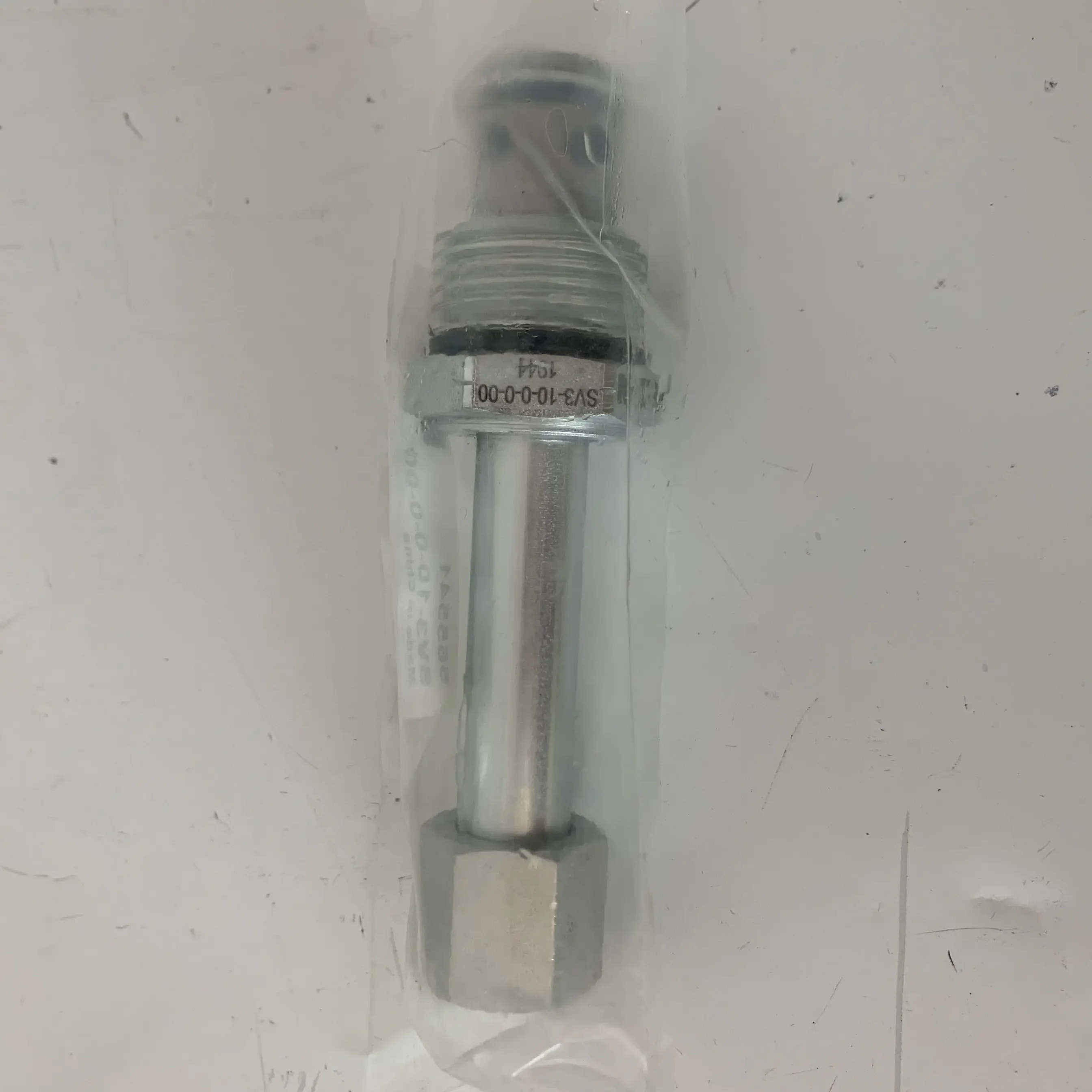 SV3-10-0-0-00 565541 SV3-10-0 SV3100000 SV3-10 SV3-10-0-0 02-200855 SV3-10-0-0-24DG original cartridge valve eat on vick ers