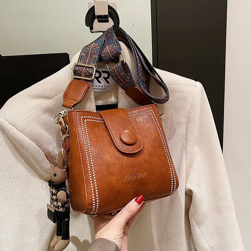 

2026 New Fashion Trend Versatile Single Shoulder Crossbody Design Small Square Bag