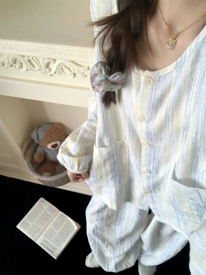 

Летние пижамные комплекты для женщин: флисовые, полиэстеровые, серые, весенний дизайн, из ледяного шелка, с серебристым блеском, жатые, длиной до щиколотки, с вышивкой