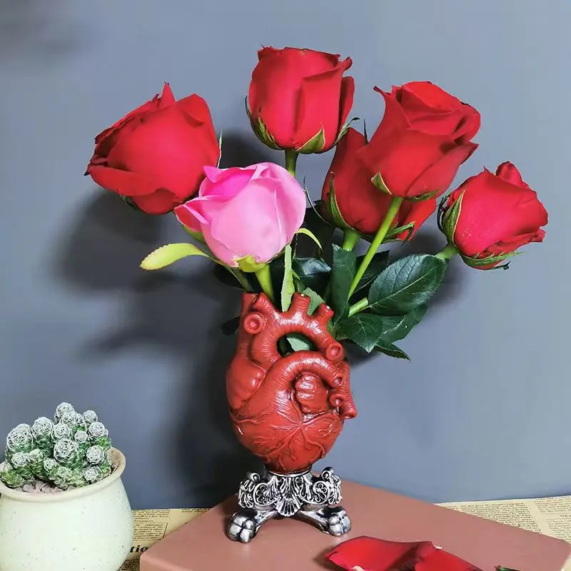 

Halloween Heart Vase with Base Dry Pot Art Vase Human Statue Container Tabletop Living Room Home Decor Valentine Halloween Gifts