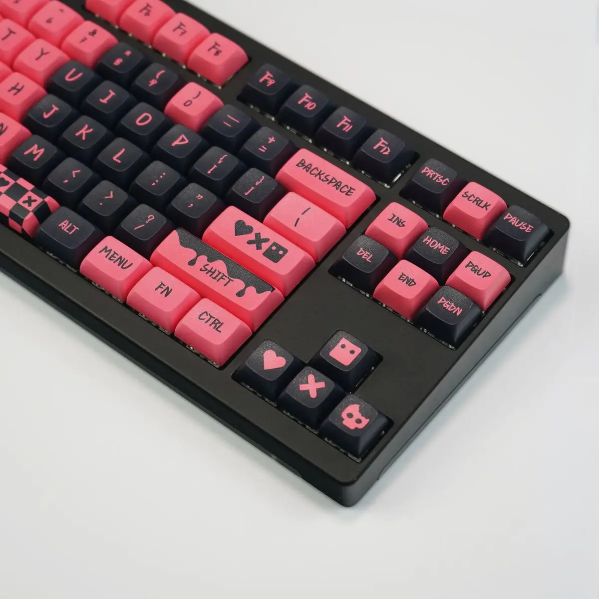 

Keycaps Black Pink 130 Set XDA Profile DYE-SUB PBT Keycap Custom Personality Keycaps For Mechanical Keyboard MX switch 61/64/68