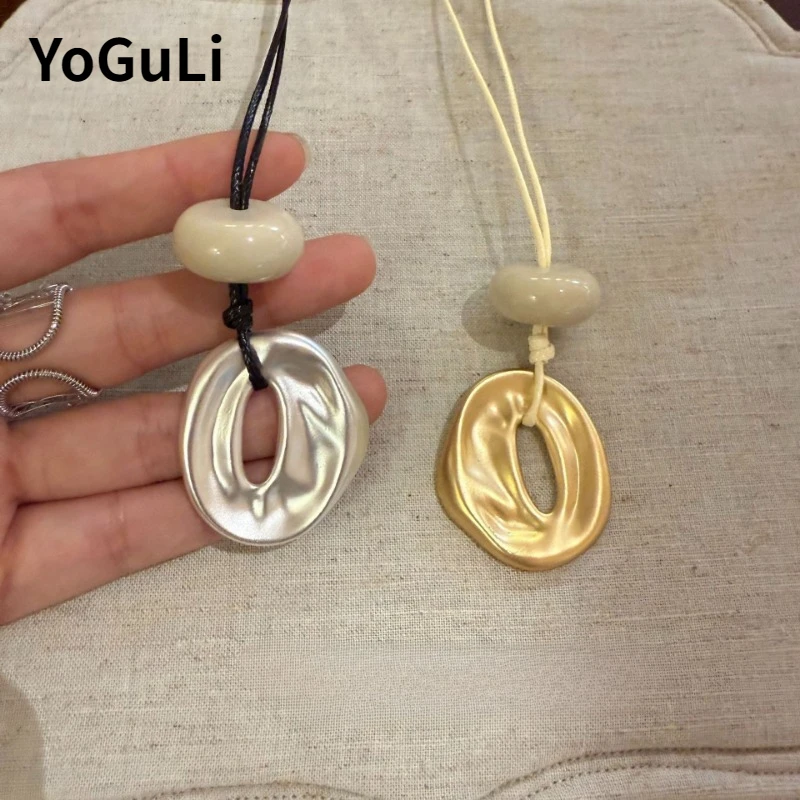 

Fashion Jewelry Vintage Temperament Metal Hollow Pendant Necklace For Women Party Gifts Simply Design Accessories Hot Sale