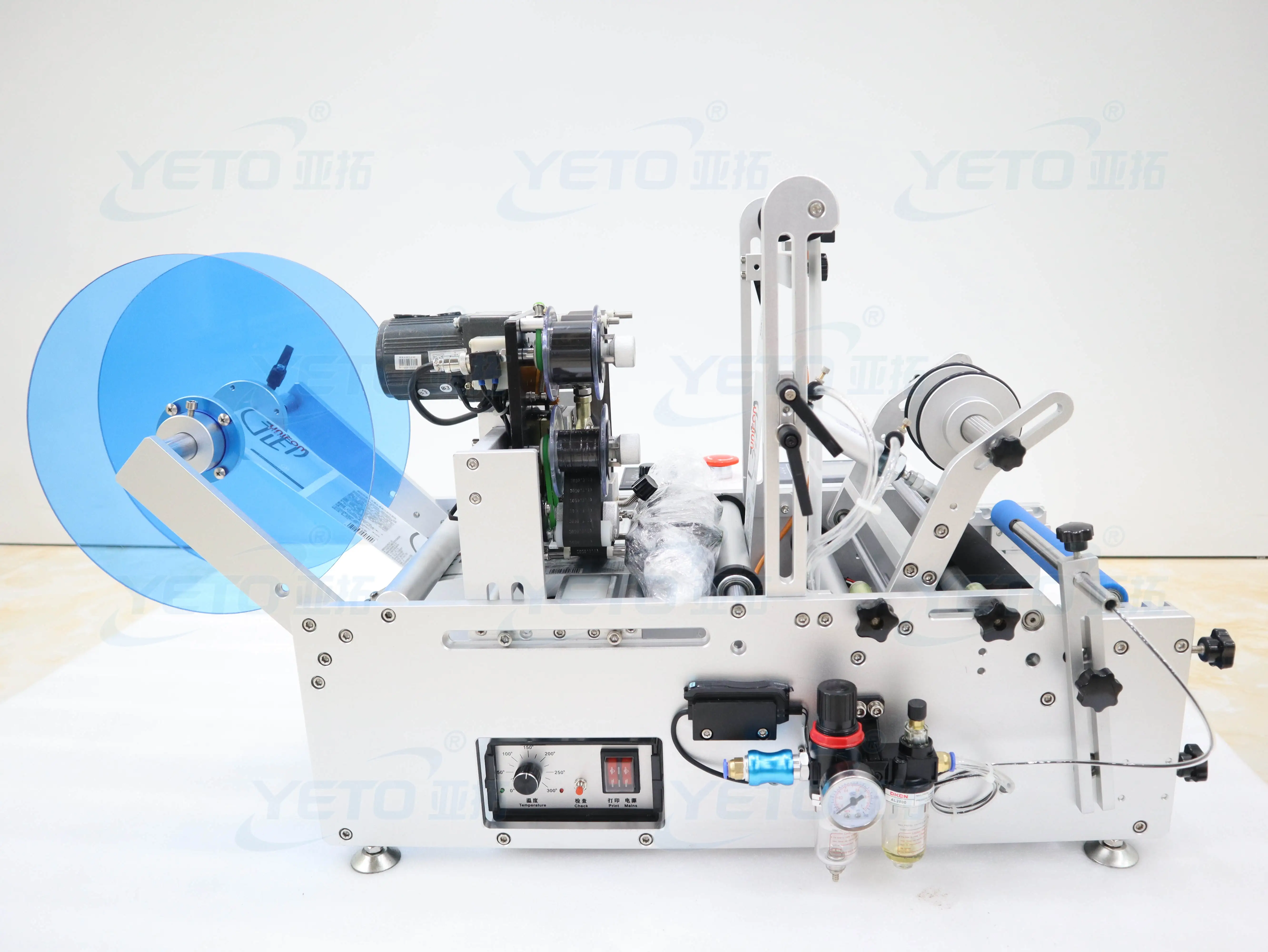 Electric Semi Automatic High Efficiency High Accuracy Touch Screen Control Bottle Labeling Machine