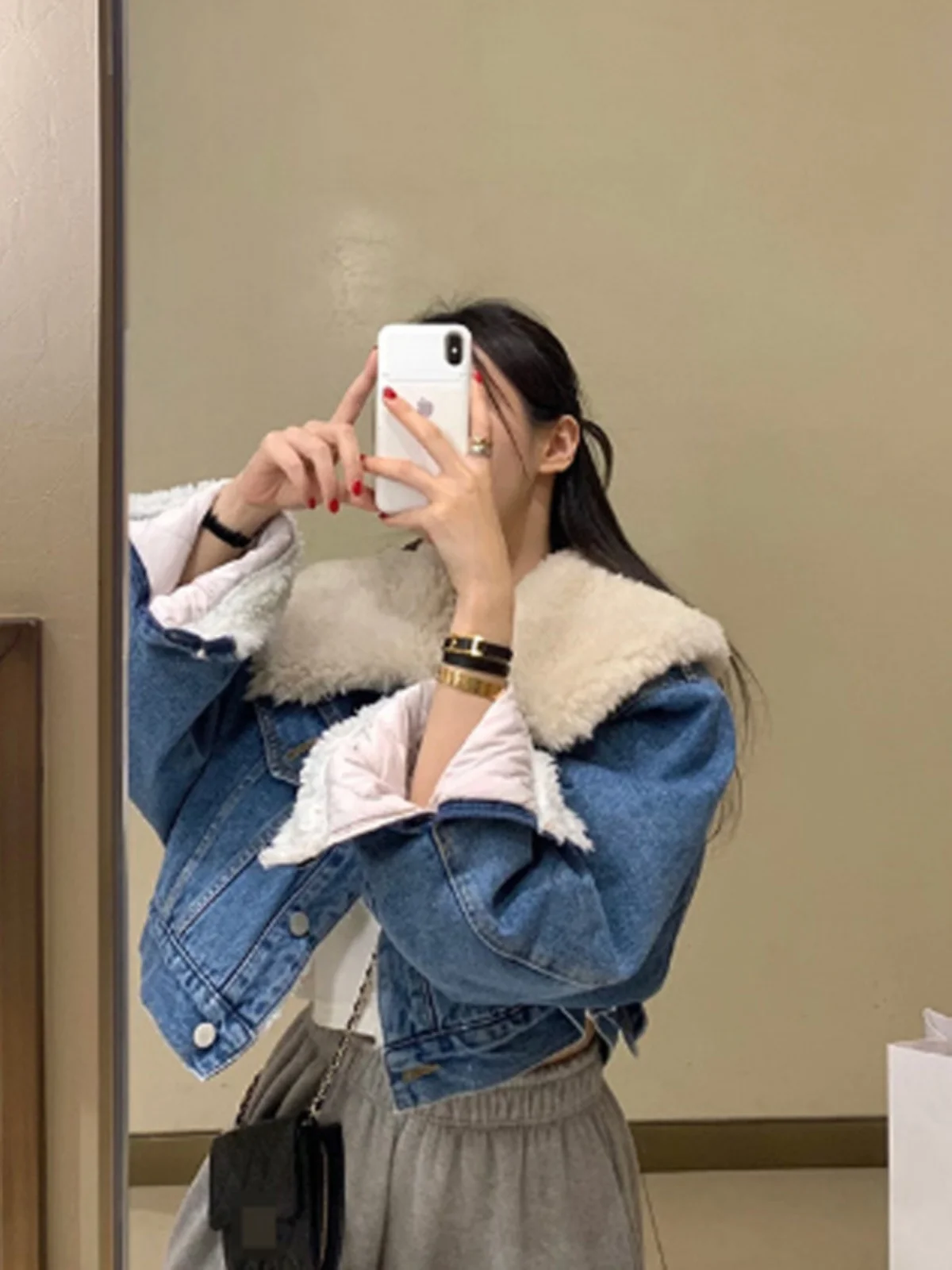 

Elegant Short Lamb Fur Jacket Women's Autumn Winter New Style Warm Fleece Inner Cardigan Small Size Denim Jacket Commute Styl...