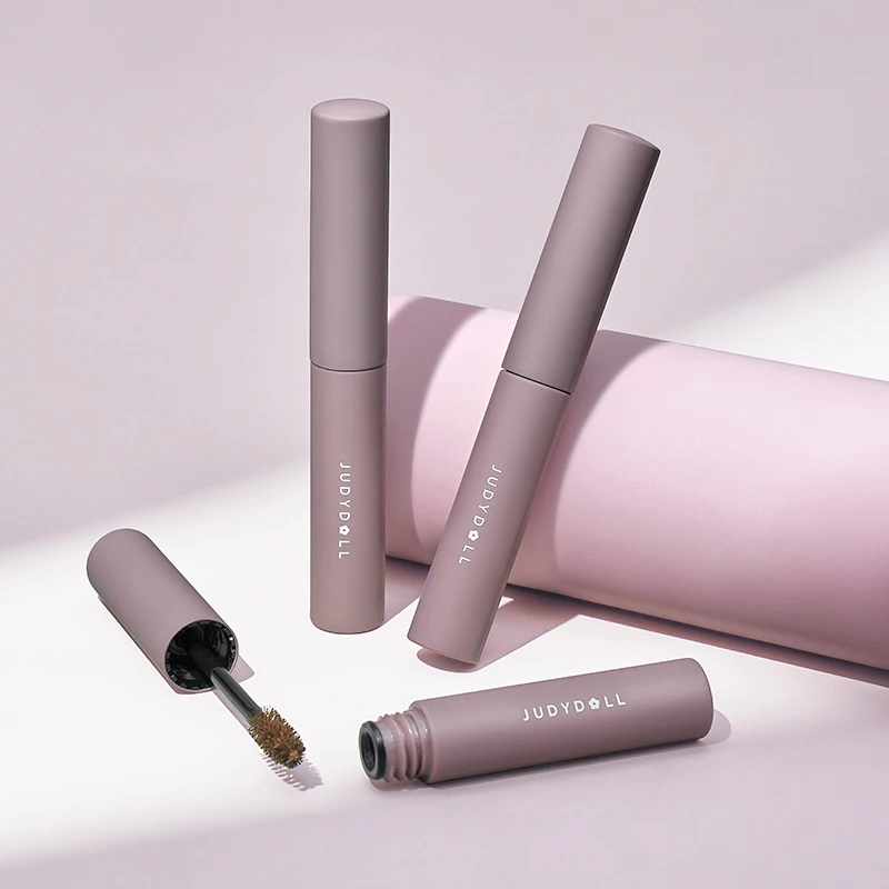 Judydoll Tinted Brow Gel – สูตรกันน้ํา ติดทนนาน กันรอยเปื้อนสําหรับคิ้วที่หนาและกําหนด