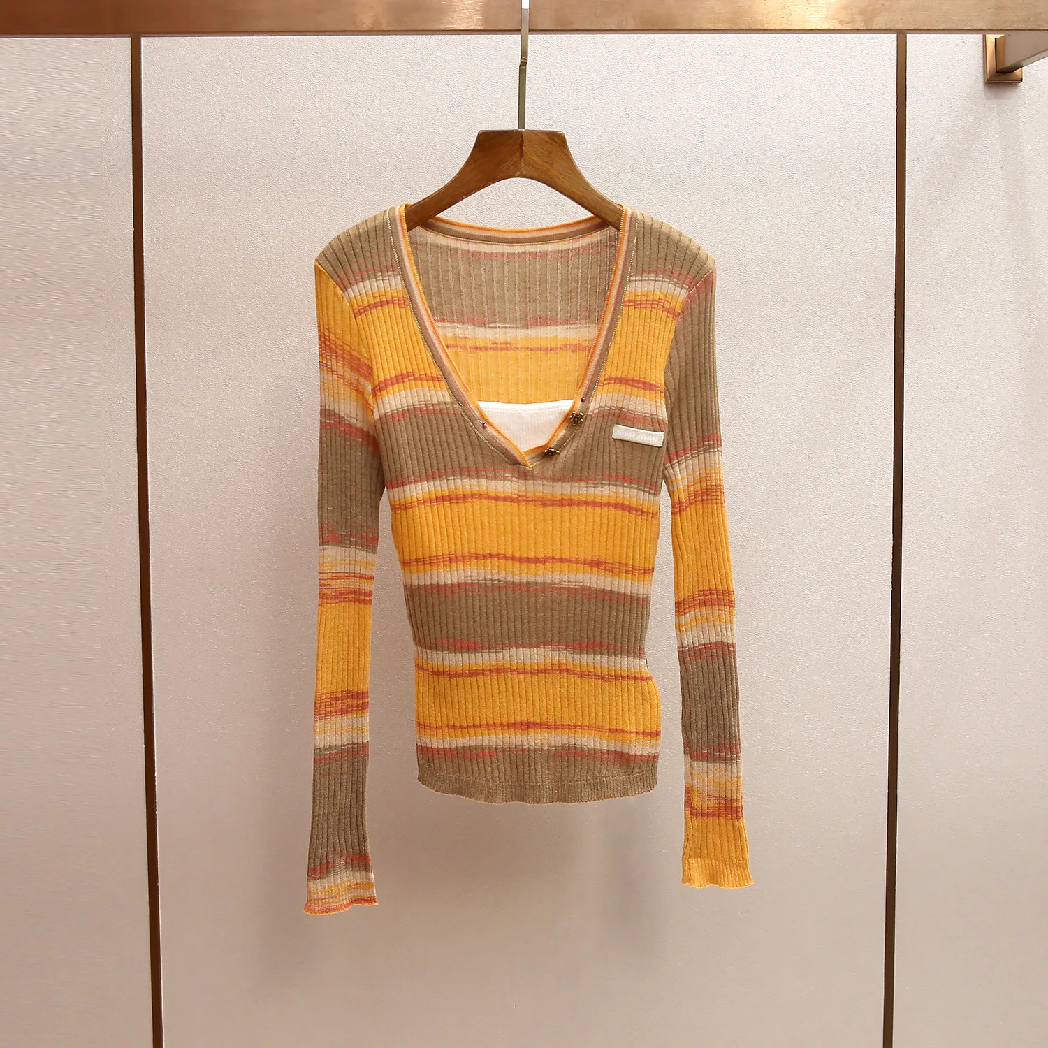 

MaSande: Новинка! Элегантный женский вязаный джемпер с длинным рукавом, приталенный, в полоску, модный, весенний, из полиэстера, для повседневной носки.