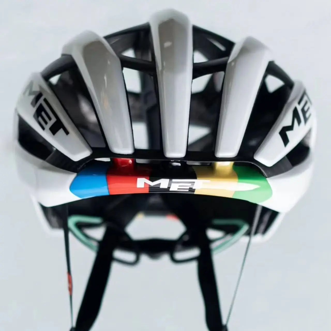bike helmets direct australia Oakley DRT5 Maven Helmet - M - Satin Sand & Black Bicycle Helmet Giro Chronicle Mips