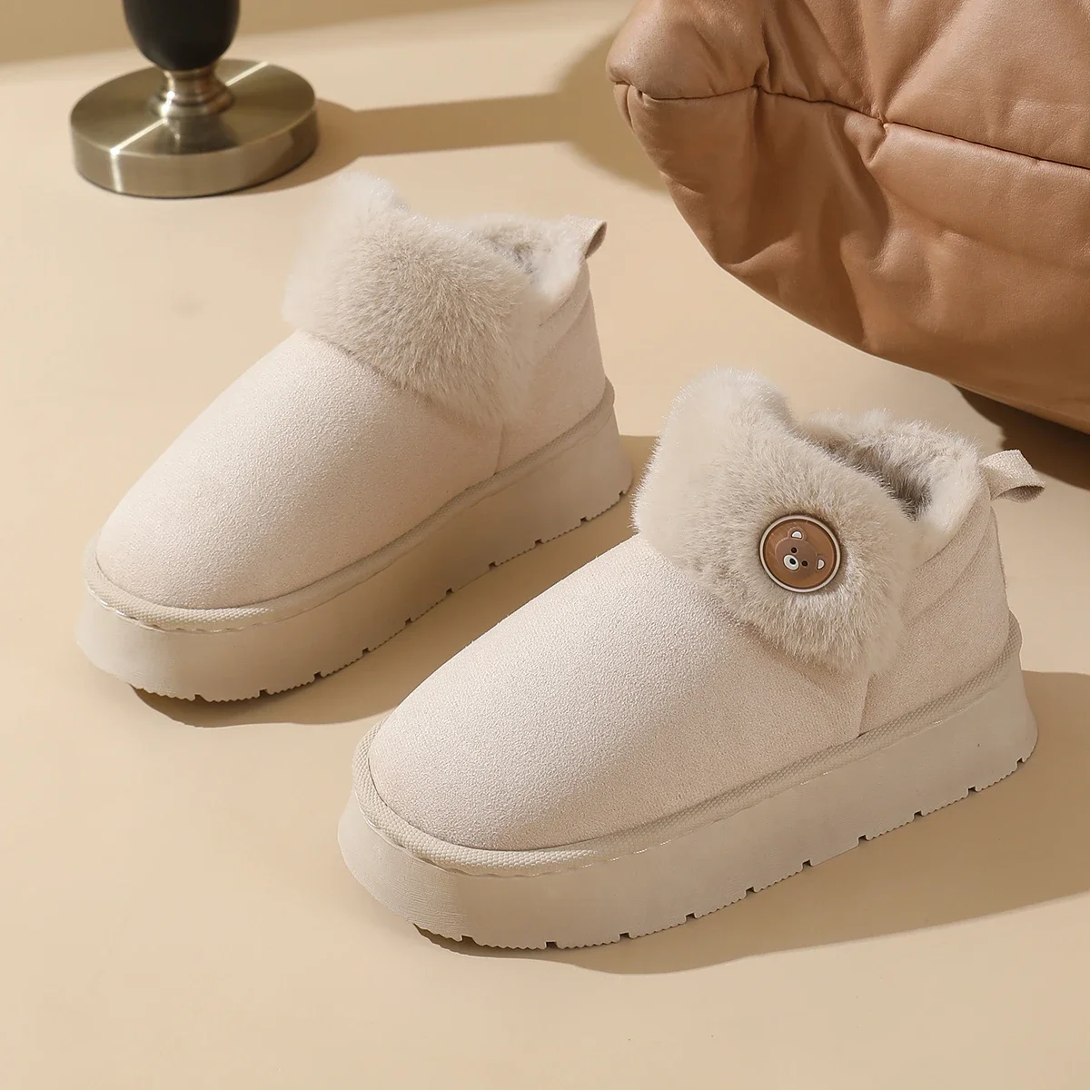 

New Fluffy Men's Slippers Winter with Thick Sole for Indoor Anti-Slip and Warmth at Home with Fur Lining for Couples Women