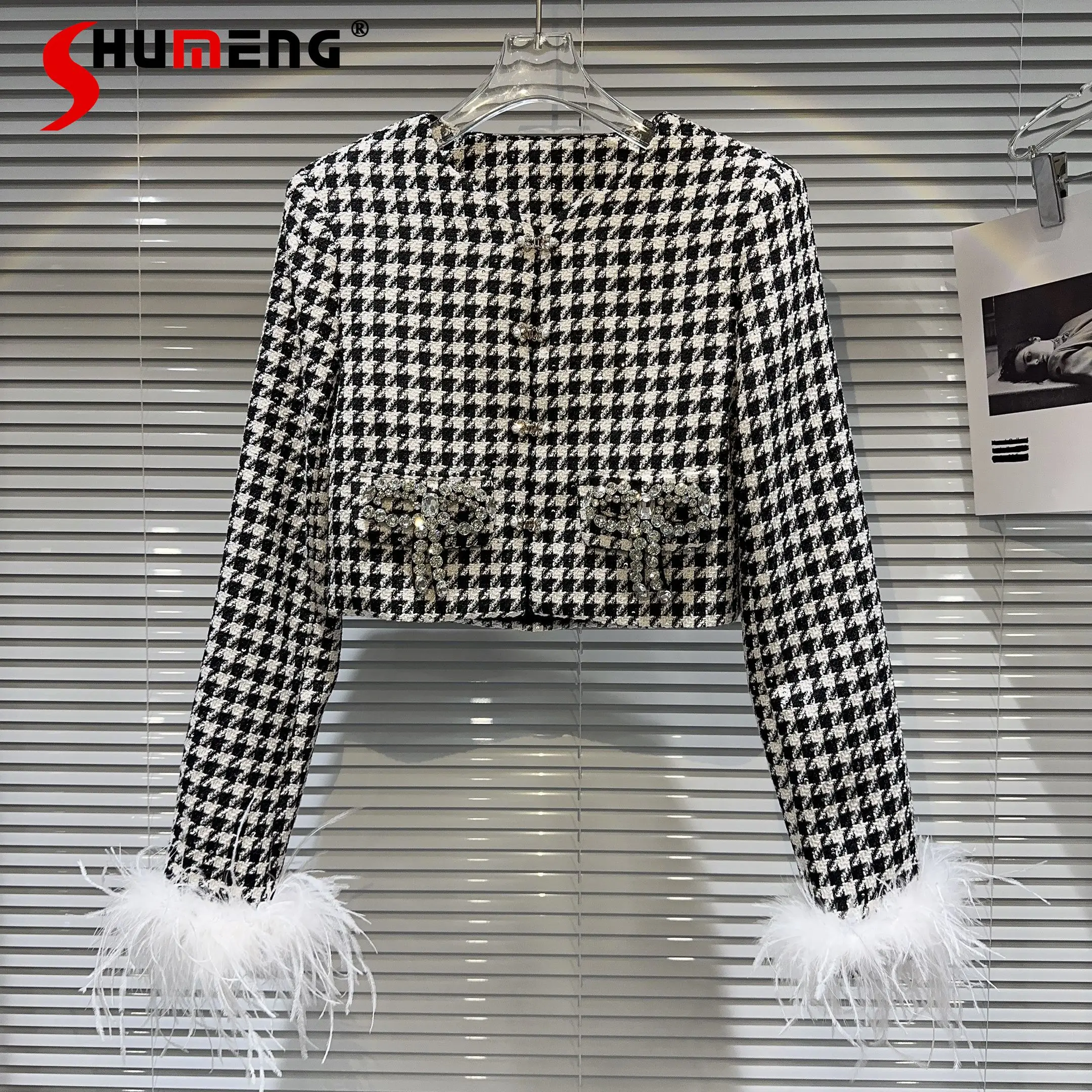 

2023 Autumn New Classic Style Ostrich Fur Sleeve Rhinestone Bow Houndstooth Tweed Coat for Women Chic Coat