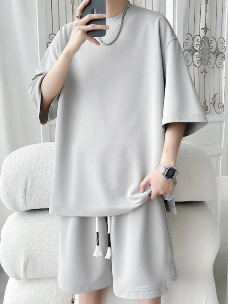 

Ice Silk Loose Fit ort Sve T-irt Set for Men Summer Thin Sportswear Youth Baskeall orm Two-Piece Trendy Brand Cl...