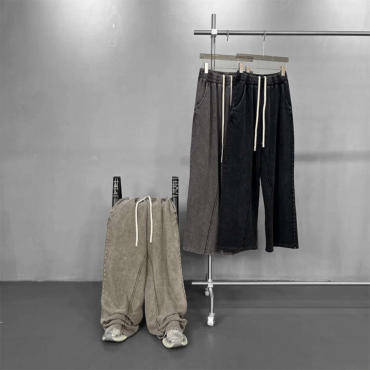 Autumn and Winter Snowflakes Mens Washed Baggy Sweat Pants Ultra Vintage Raw Edges Drawstring Elastic Waist Athletic Joggers