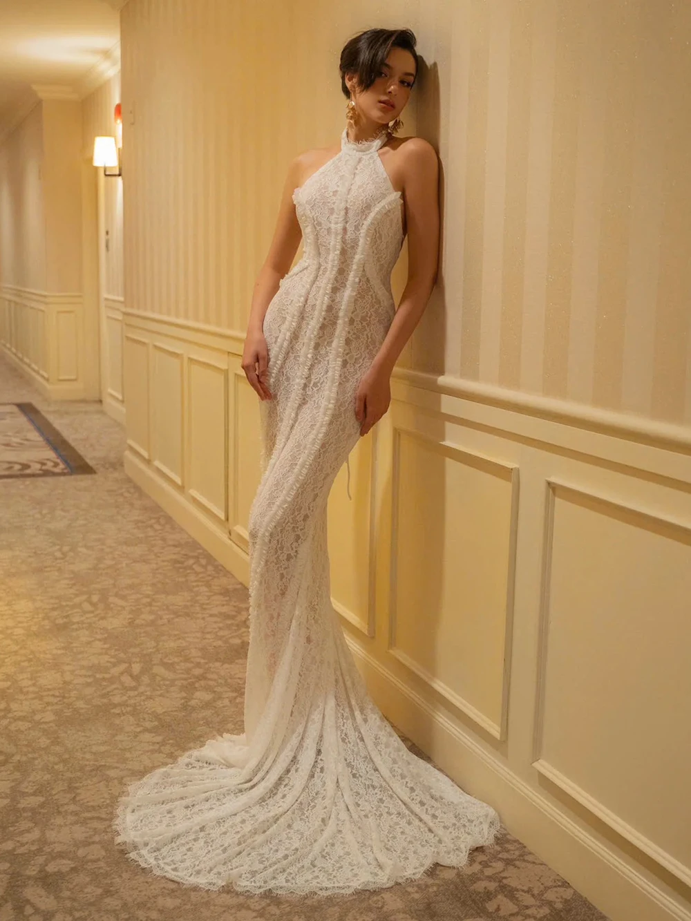 Elegant Women's Whi… - image