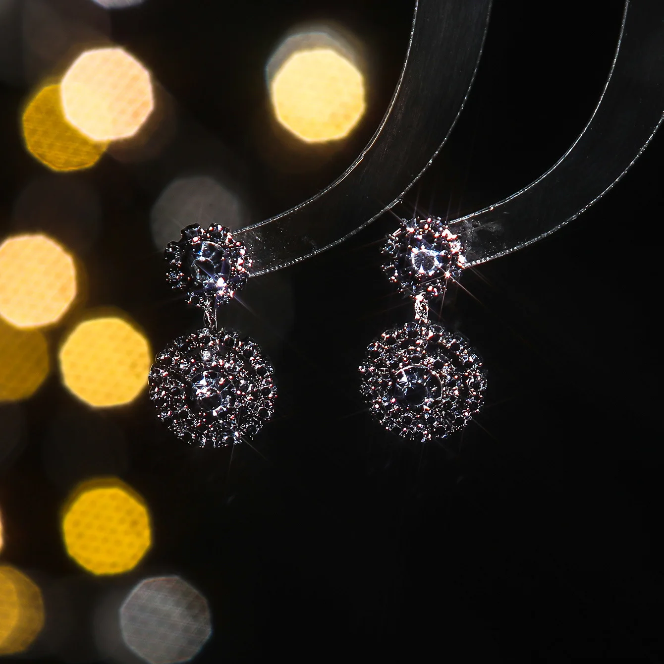 BLIJERY Multicolor Rhinestones Circle Flower Stud Earrings Fashion Shiny Crystal Women Statement Jewelry Wedding Party Earrings