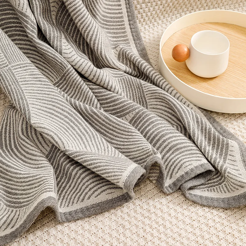 Luxury Circular Arc Printed Thread Blanket 120X150Cm Portable Airplane Blankets for Travel Skin-Friendly Nap Shawl for Office