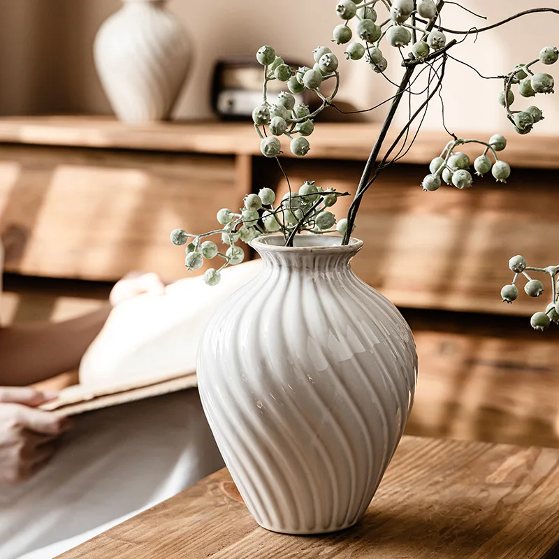 

YFY French simple ceramic vase B & B home decoration flower ornament dried water flower arrangement arrangement ornament