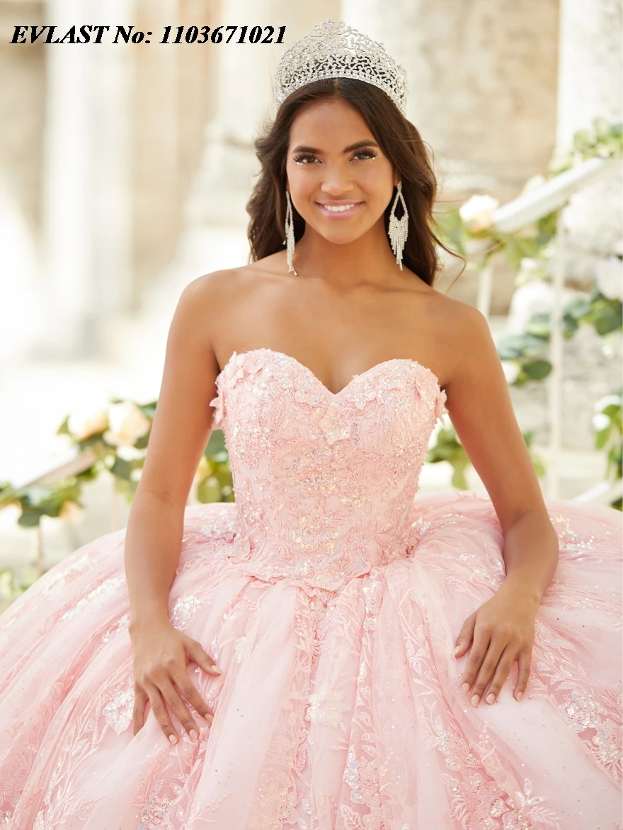 EVLAST Personalizzato Rosa Abito Quinceanera Abito di Sfera Al Largo Della Spalla 3D Applique Floreale Perline Mantello Dolce 16 Abiti De XV Anos SQ334