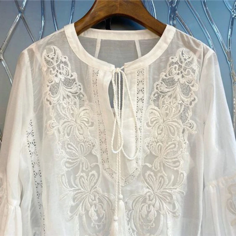 Embroidered Spring Thin Women Shirts Loose Lantern Sleeve White Elegant Blusas Feminina Korean Fashion Vintage Blouses Tops Q651